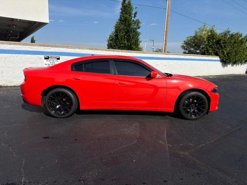Go Mango! 2019 Dodge Charger SXT