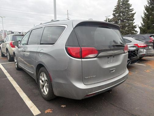2018 Chrysler Pacifica Touring-L Plus