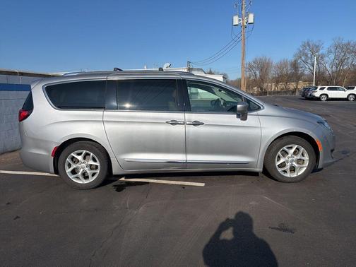 2018 Chrysler Pacifica Touring-L Plus