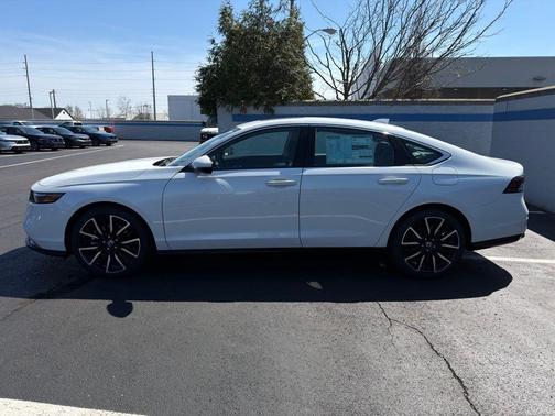 Platinum White Pearl 2026 Honda Accord Hybrid Touring