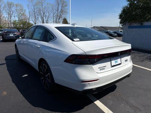 Platinum White Pearl 2026 Honda Accord Hybrid Touring