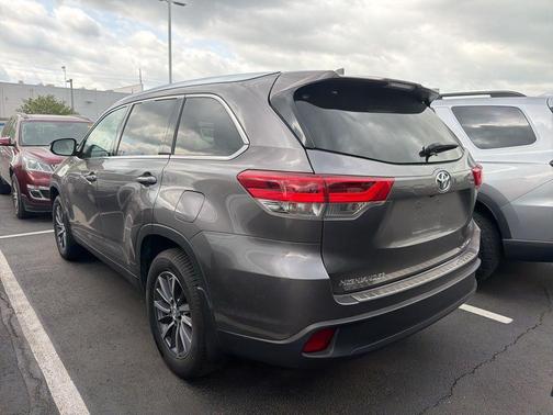Predawn Gray Mica 2019 Toyota Highlander XLE