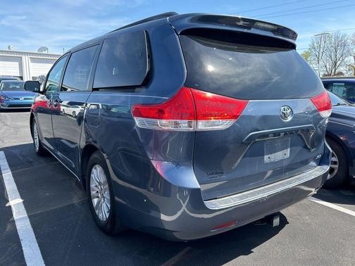 2014 Toyota Sienna XLE