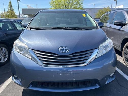 2014 Toyota Sienna XLE