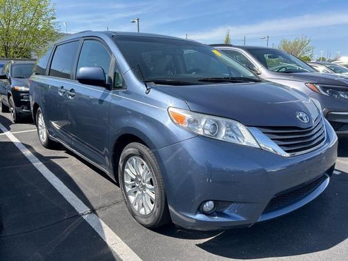 2014 Toyota Sienna XLE