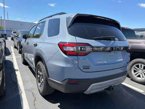 Gray 2023 Honda Pilot TrailSport