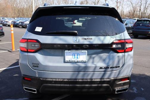 2025 Honda Pilot Black Edition