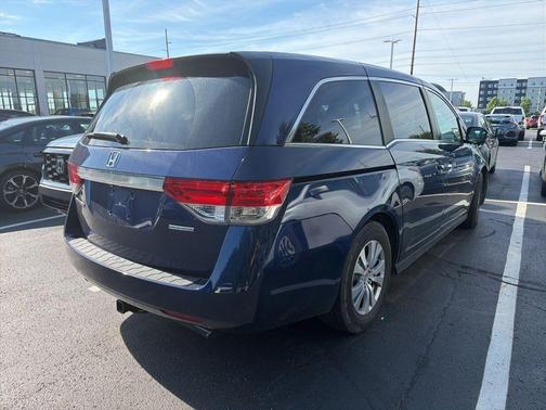 Blue 2016 Honda Odyssey SE