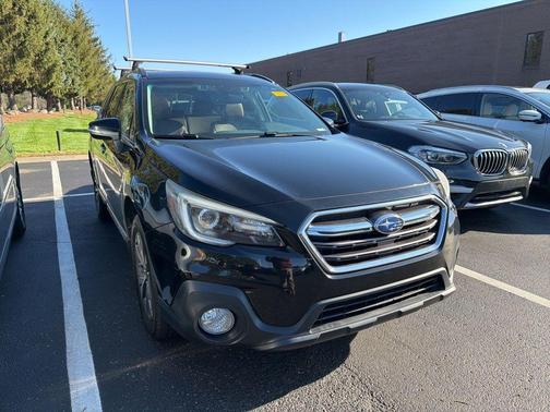 Crystal Black Silica 2018 Subaru Outback 2.5i Touring