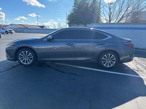 2022 Lexus ES 300h 300H