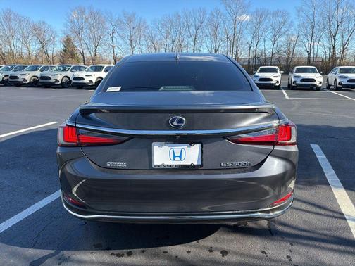 2022 Lexus ES 300h 300H