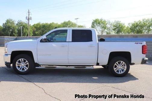 Photo 2 of 43 of 2018 Chevrolet Silverado 1500 LT