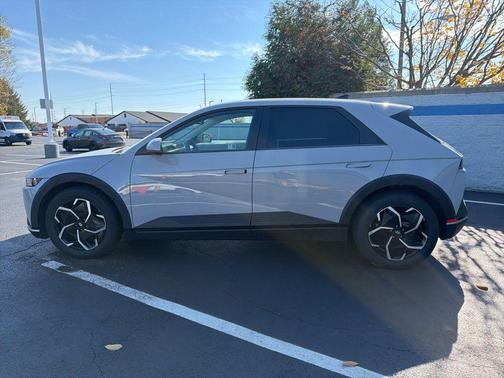 2024 Hyundai IONIQ 5 SEL