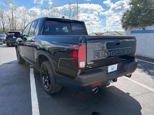 Crystal Black Pearl 2024 Honda Ridgeline Black Edition