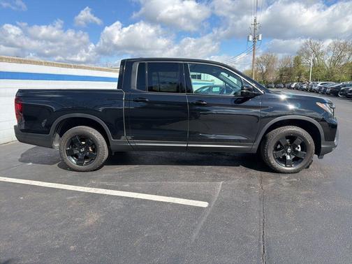 Crystal Black Pearl 2024 Honda Ridgeline Black Edition