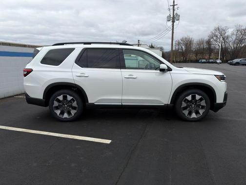 Platinum White Pearl 2026 Honda Pilot Touring