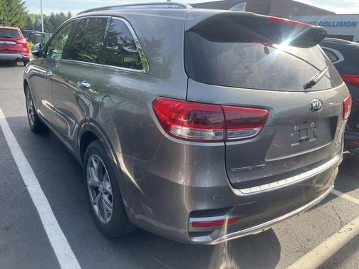 Titanium Silver 2018 Kia Sorento SX