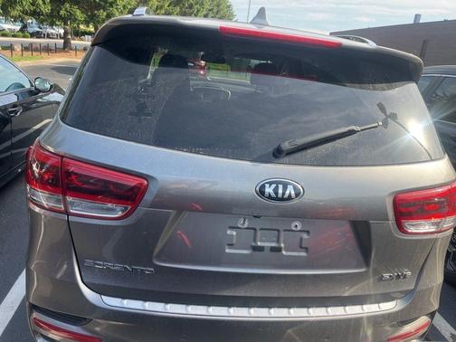 Titanium Silver 2018 Kia Sorento SX