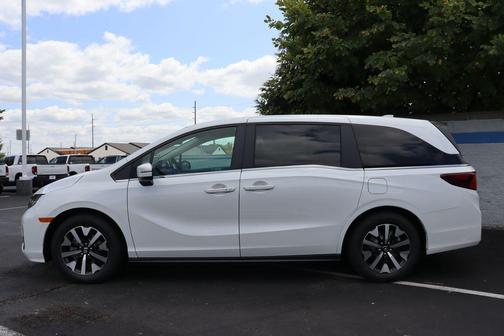 Platinum White Pearl 2026 Honda Odyssey EX-L