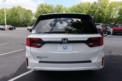 Platinum White Pearl 2026 Honda Odyssey EX-L