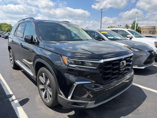 Crystal Black Pearl 2023 Honda Pilot Elite