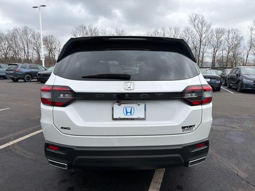 2023 Honda Pilot Sport