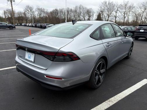 Solar Silver Metallic 2026 Honda Accord SE