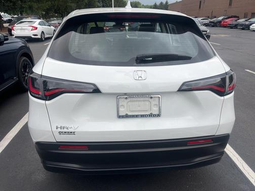 Platinum White 2024 Honda HR-V LX