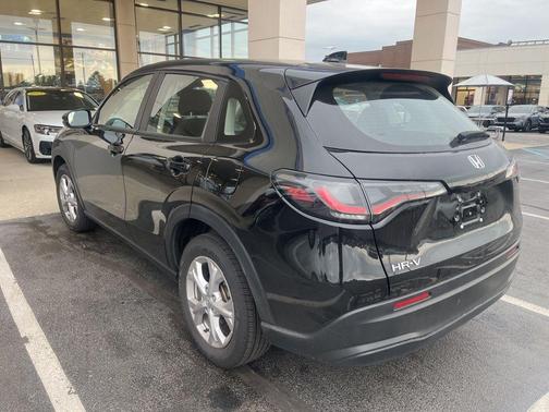 Crystal Black Pearl 2024 Honda HR-V LX
