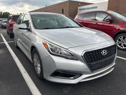 2016 Hyundai SONATA Hybrid SE