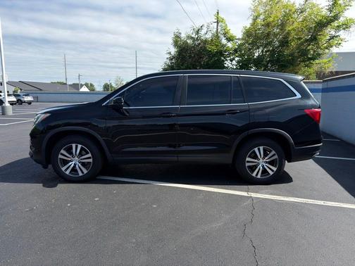 Crystal Black Pearl 2017 Honda Pilot EX-L