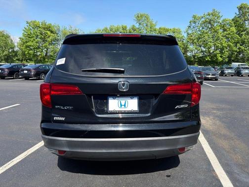 Crystal Black Pearl 2017 Honda Pilot EX-L