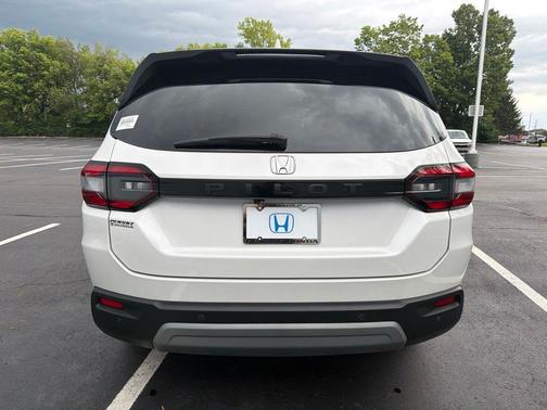 Platinum White 2024 Honda Pilot EX-L
