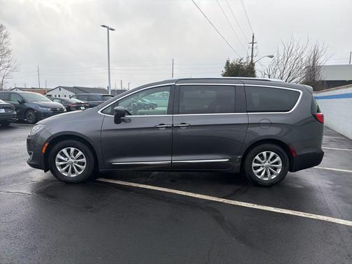 2018 Chrysler Pacifica Touring-L