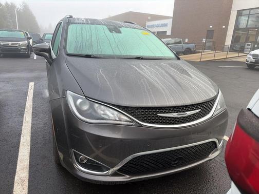 2018 Chrysler Pacifica Touring-L