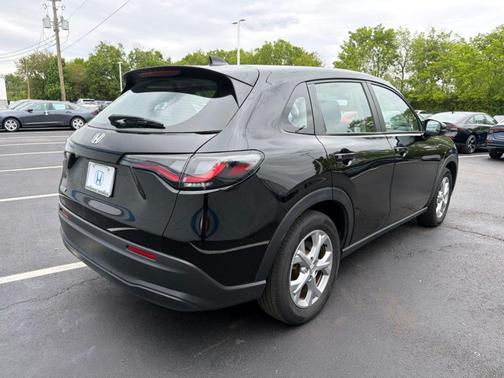 Crystal Black Pearl 2024 Honda HR-V LX