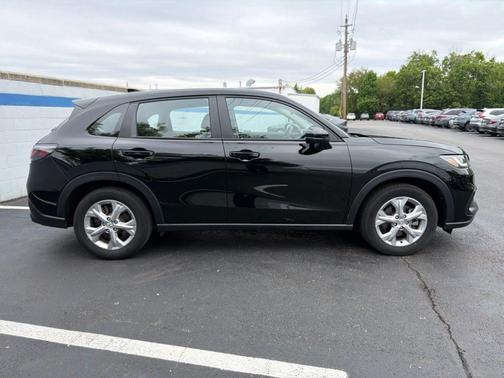 Crystal Black Pearl 2024 Honda HR-V LX