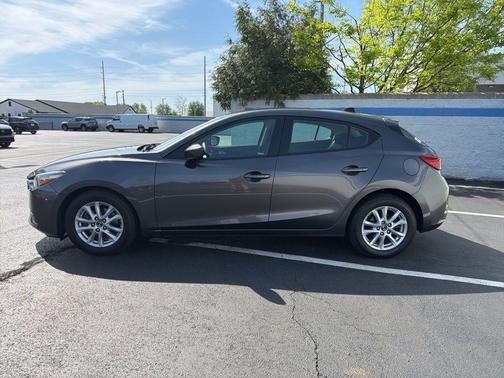 Machine Gray Metallic 2018 Mazda Mazda3 Sport