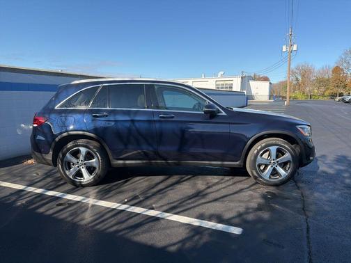 2022 Mercedes-Benz GLC 300 Base 4MATIC