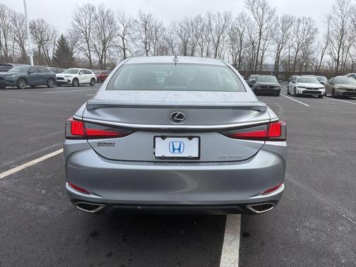 2022 Lexus ES 350 Base