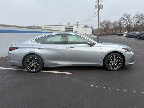 2022 Lexus ES 350 Base