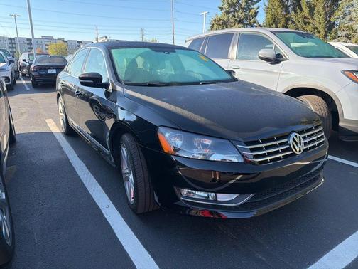 2014 Volkswagen Passat Auto SEL Premium