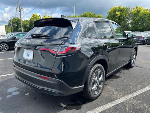 Crystal Black Pearl 2026 Honda HR-V LX