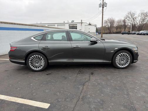 2024 Genesis Electrified G80 Advanced