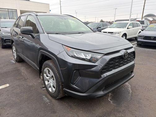 2020 Toyota RAV4 LE