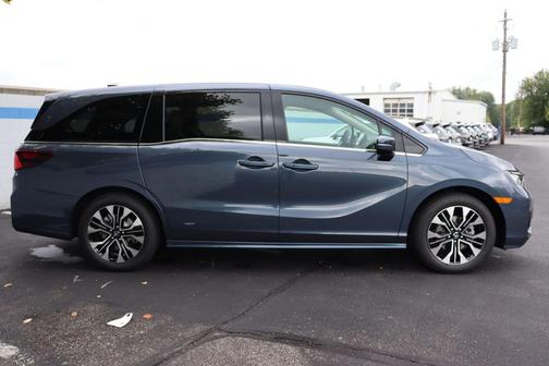 Smoke Blue 2027 Honda Odyssey Elite