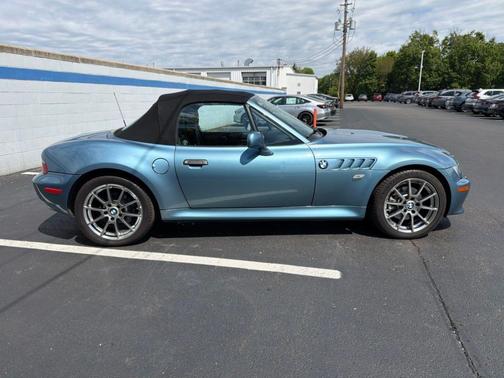 Blue 2001 BMW Z3 3.0i Roadster