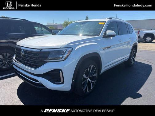 Opal White Pearl Effect 2024 Volkswagen Atlas 2.0T SEL Premium R-Line