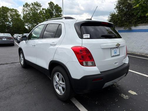 Summit White 2016 Chevrolet Trax LT