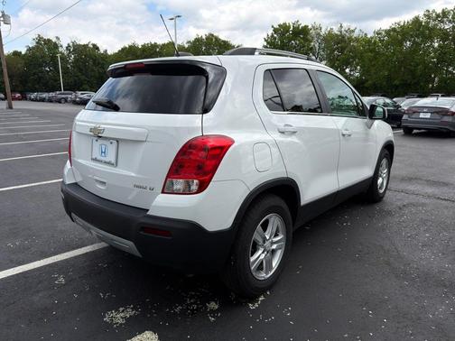 Summit White 2016 Chevrolet Trax LT